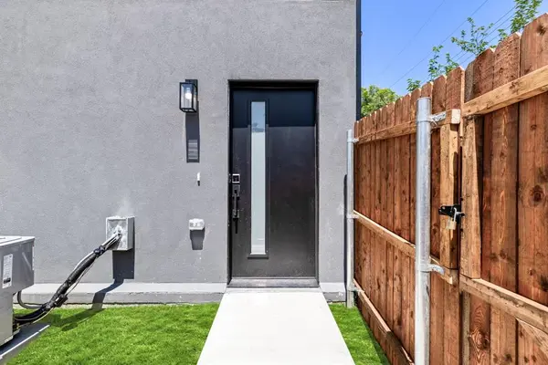 Dallas, TX 75204,4707 Virginia Avenue #102