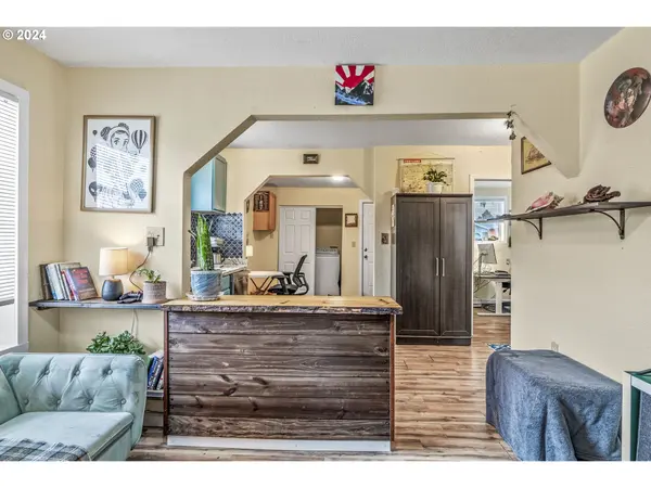 Longview, WA 98632,268 25TH AVE