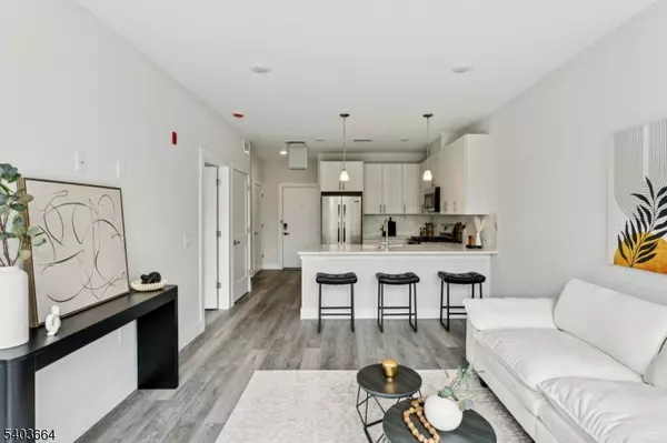 Roselle Park Boro, NJ 07204,140 W Webster Ave #102