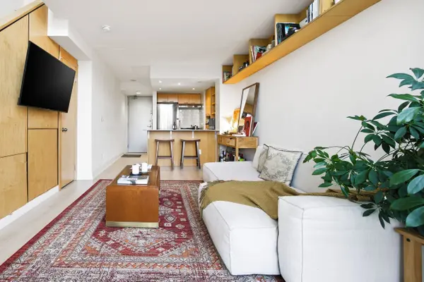 Toronto C08, ON M5A 4T7,255 Richmond ST E #819