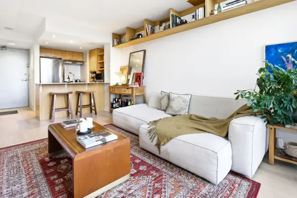 Toronto C08, ON M5A 4T7,255 Richmond ST E #819