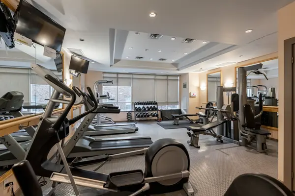 Toronto C10, ON M4P 1K2,212 Eglinton AVE E #808