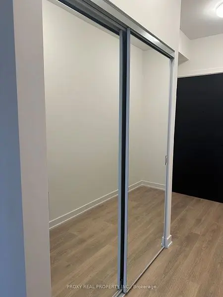 Toronto C10, ON M4P 1V4,117 Broadway AVE E #3212