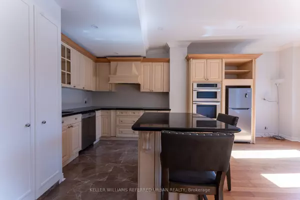 Toronto C01, ON M6J 2T1,177 Strachan AVE #Upper