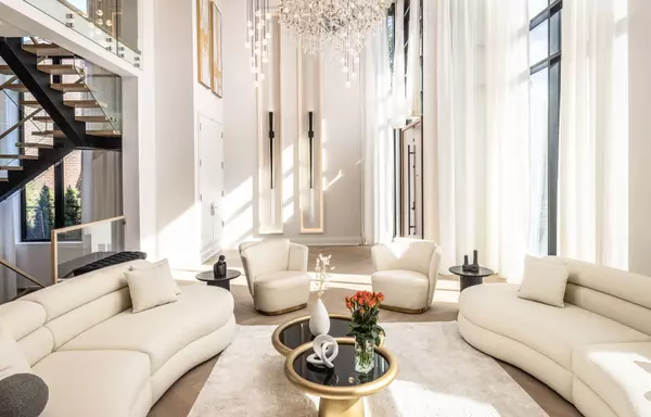 Toronto C12, ON M2P 1Y7,8 Balding CT