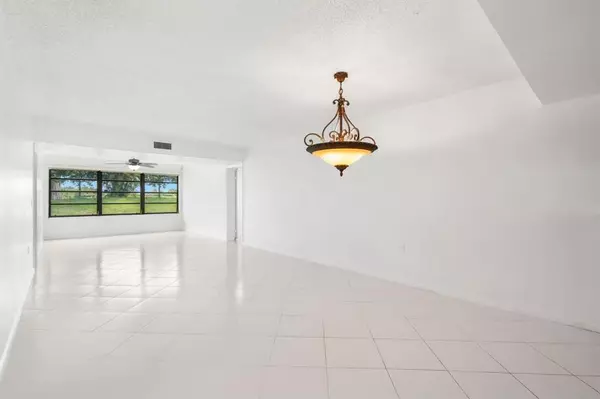 Boca Raton, FL 33433,6061 Balboa Circle #105
