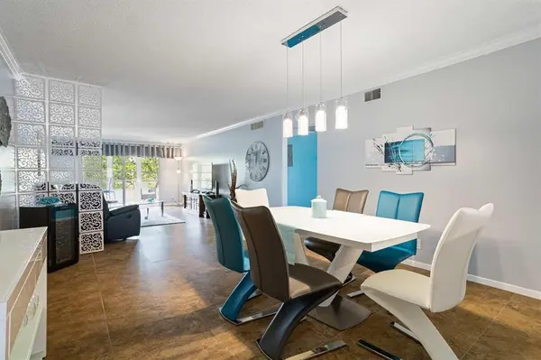 Coconut Creek, FL 33066,2301 Lucaya Ln #04