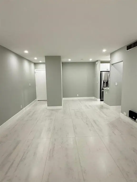 Fort Lauderdale, FL 33308,2191 NE 68th St #403