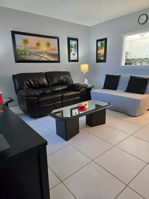 30 Islewood B #30,  Deerfield Beach,  FL 33442