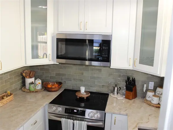 Port St Lucie, FL 34983,421 SE Solaz Ave