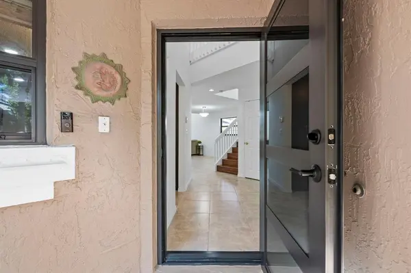 Plantation, FL 33324,9838 Fairway Cove Ln