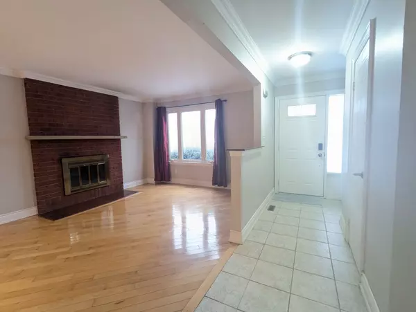 Mississauga, ON L5C 4J3,4179 Melia DR