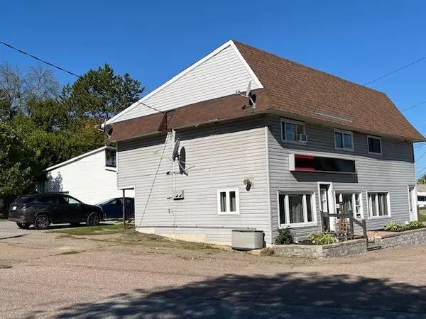 Whitewater Region, ON K0J 1K0,45 Pembroke ST