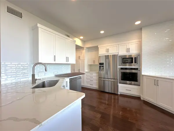 Dallas, TX 75248,5200 Keller Springs Road #637