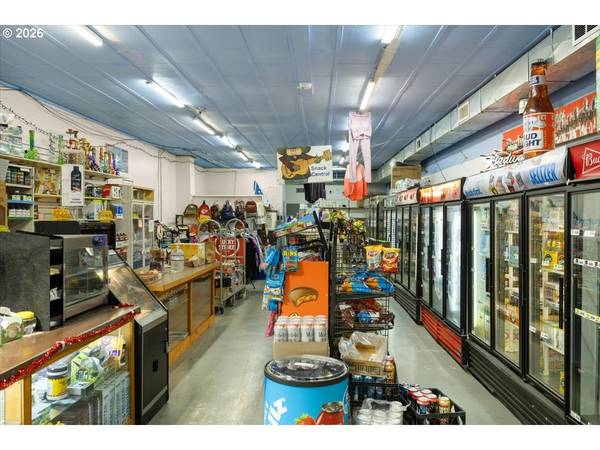 332 PACIFIC AVE, Glendale, OR 97442