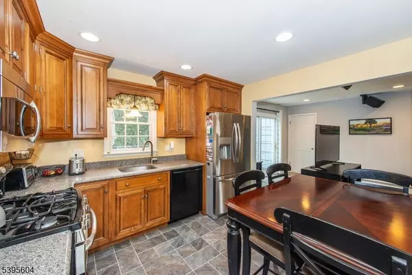 Pompton Lakes Boro, NJ 07442,30 Arcadia Rd