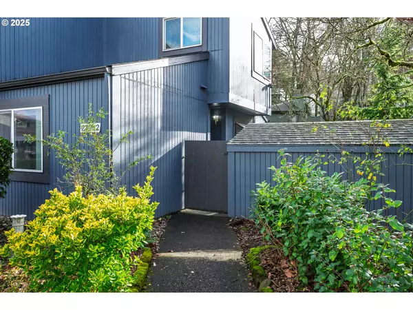 Wood Village, OR 97060,23932 NE POPLAR CT