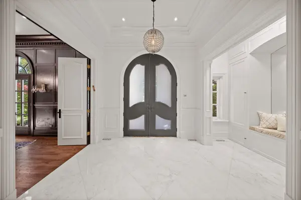 Toronto C07, ON M3H 1E3,180 Sandringham DR