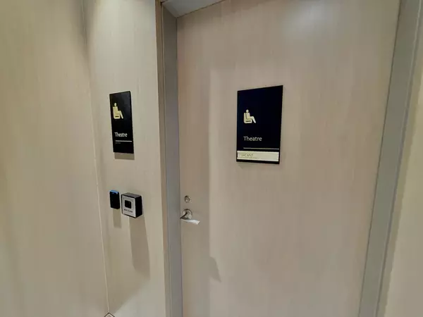 Toronto C08, ON M4W 0B3,585 Bloor ST E #2723