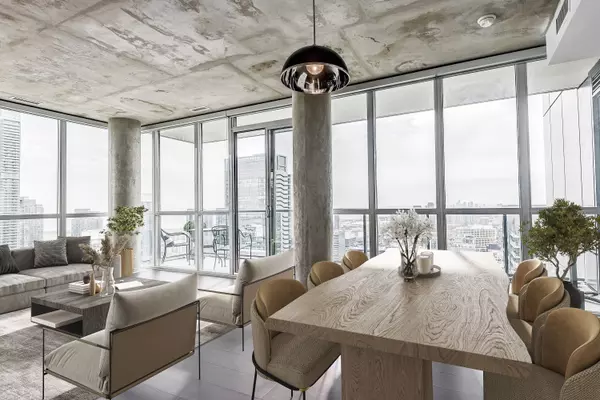 Toronto C01, ON M5V 2G3,88 Blue Jays WAY #4005