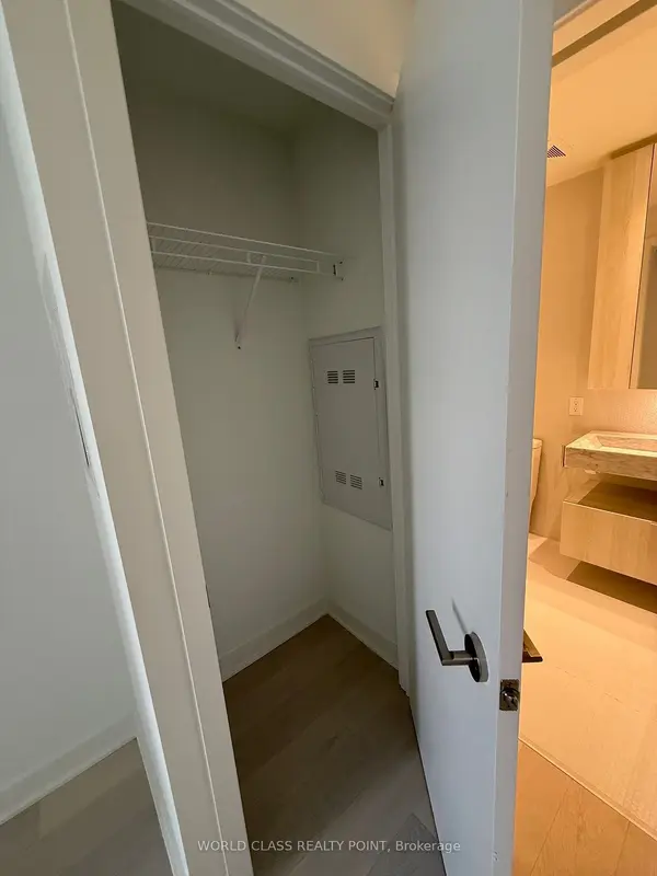 Toronto C02, ON M4W 0B7,11 Yorkville AVE #3407