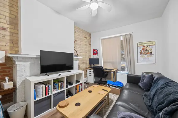 Toronto C02, ON M5R 3G4,935 Bathurst ST