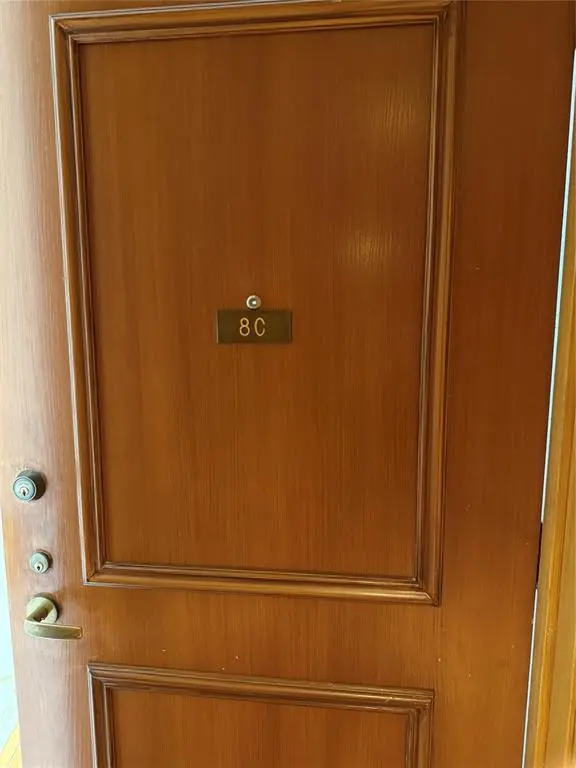 Aventura, FL 33180,19707 Turnberry Way #8C