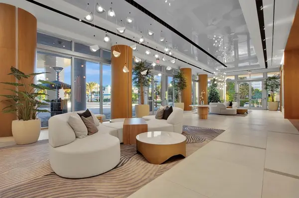 Fort Lauderdale, FL 33304,153 N Seabreeze blv #S-704