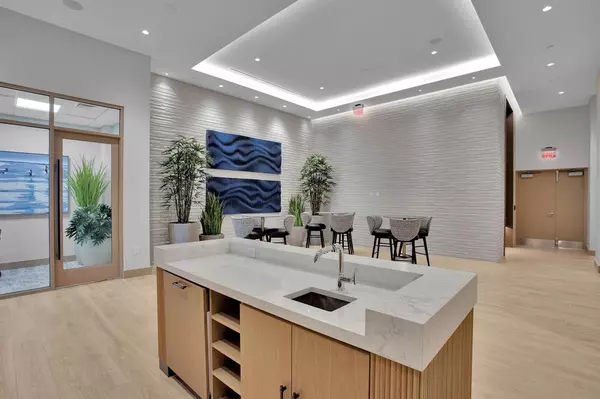 Fort Lauderdale, FL 33304,153 N Seabreeze blv #S-704