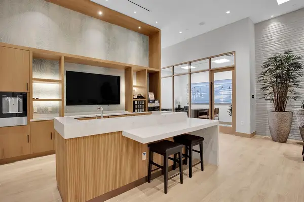 Fort Lauderdale, FL 33304,153 N Seabreeze blv #S-704