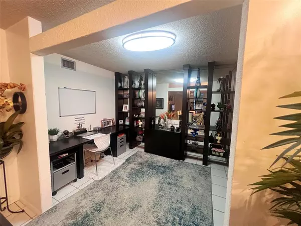 Hollywood, FL 33021,2802 N 46th Ave #321B