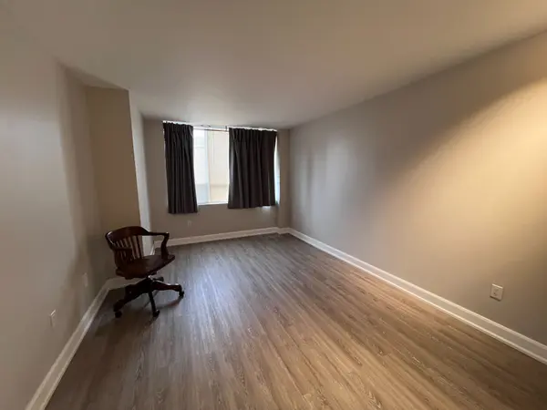 London East, ON N6B 3N7,7 Picton ST #403