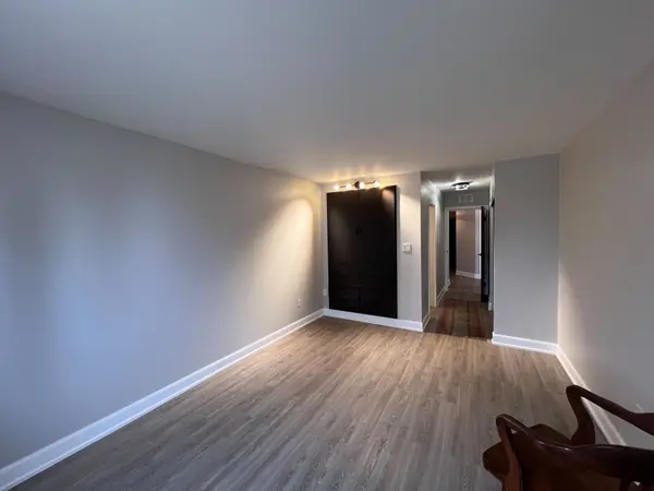 London East, ON N6B 3N7,7 Picton ST #403