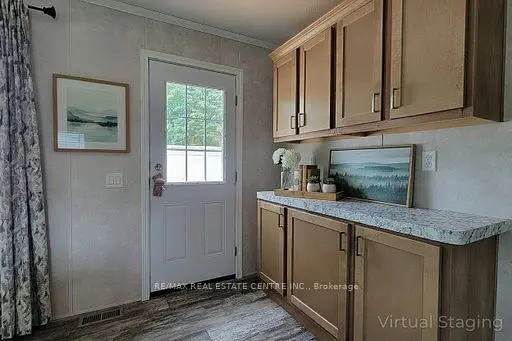 Hamilton, ON N0B 2J0,77 Park LN