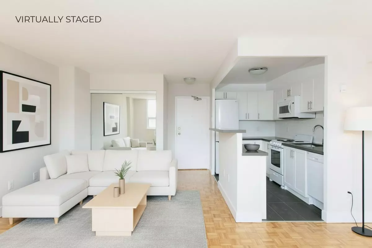 Toronto C03, ON M5P 3L3,1500 Bathurst ST #1008