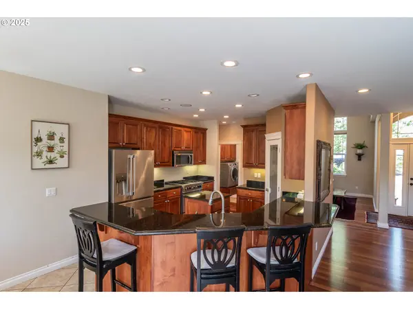 Roseburg, OR 97471,295 FAIRWAY VILLAGE LN