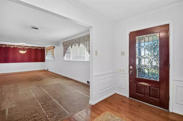 Dallas, TX 75230,6606 Royal Lane