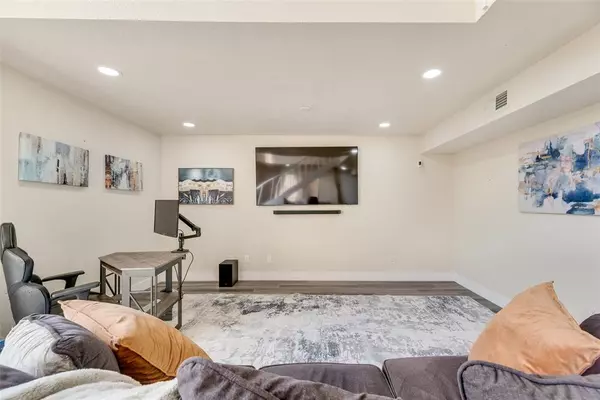 Benbrook, TX 76126,61 One Main Place