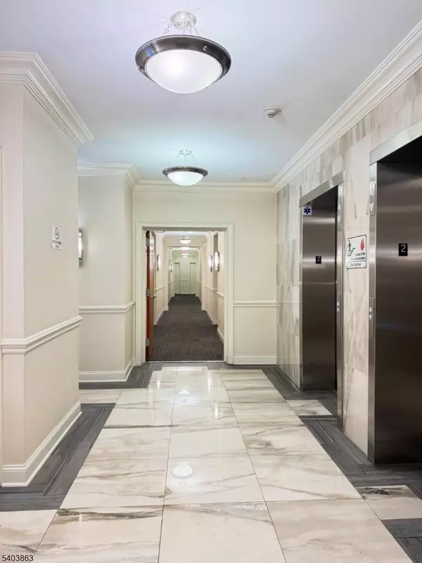 Linden City, NJ 07036,102 E Elizabeth Ave #207