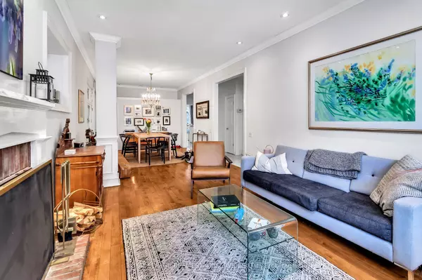 Toronto C09, ON M4T 1B9,47 Woodlawn AVE E