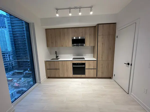 Toronto C10, ON M4P 1V3,117 BROADWAY AVE #1003