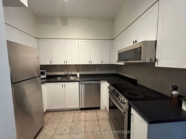 Toronto C08, ON M5C 3H5,120 Lombard ST #907