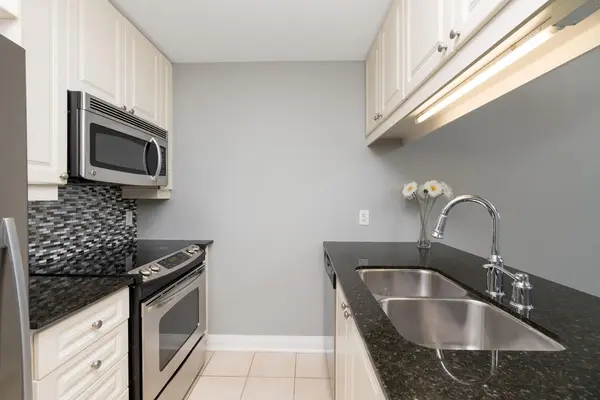 Mississauga, ON L5J 0A3,1055 Southdown RD #310