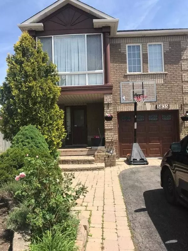 5835 Chessman CT #Upper, Mississauga, ON L5M 6P4