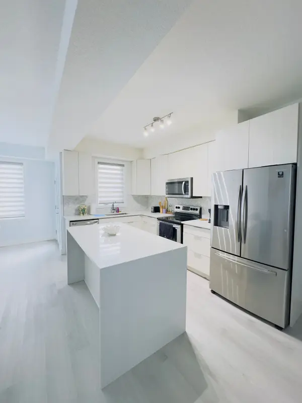 London South, ON N6L 0E8,3380 Singleton AVE #107