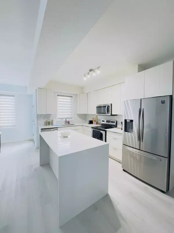 London South, ON N6L 0E8,3380 Singleton AVE #107