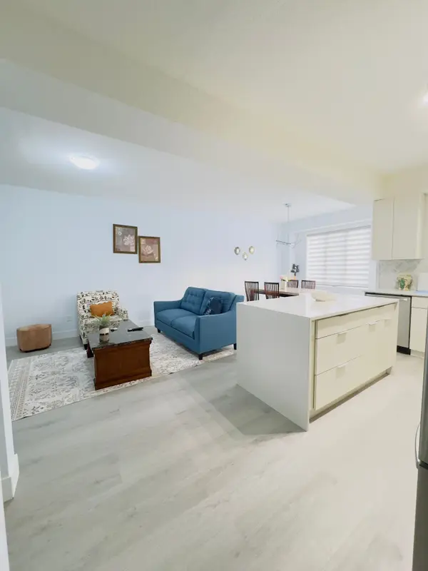 London South, ON N6L 0E8,3380 Singleton AVE #107