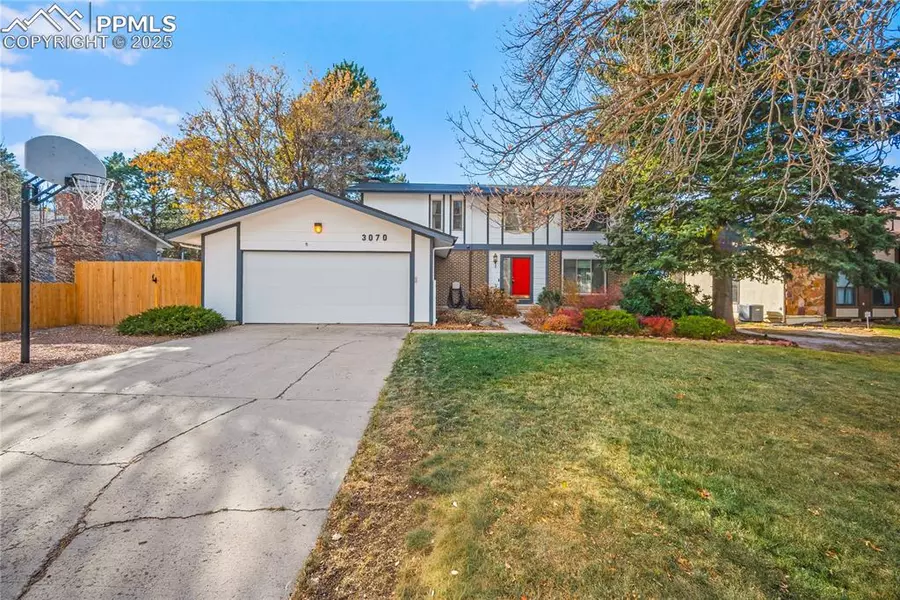 3070 W Enchanted CIR, Colorado Springs, CO 80917