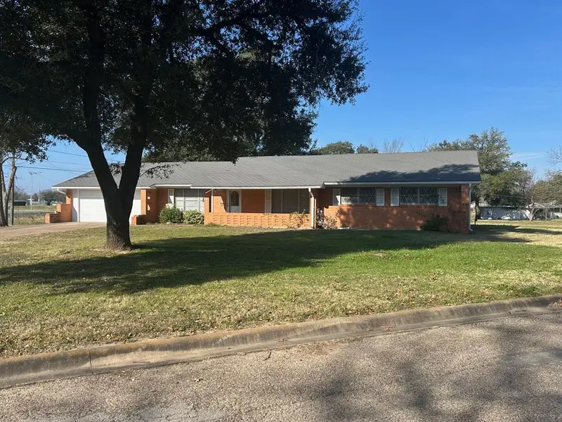 910 Varella, Mexia, TX 76667