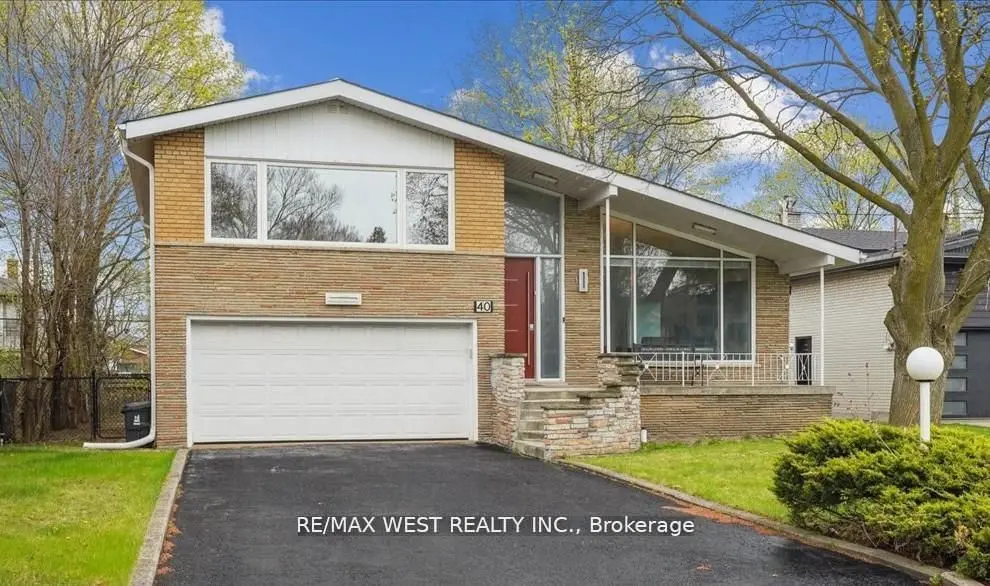 40 Arlstan DR, Toronto C06, ON M3H 4V9